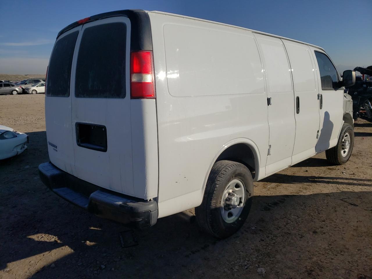 Photo 4 from auction – 2015 CHEVROLET EXPRESS G2 with VIN 1GCWGFCF1F1107263