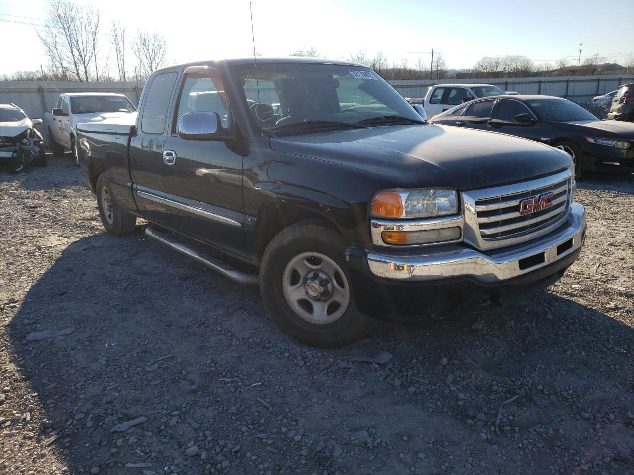 GMC NEW SIERRA 2003 with VIN 2GTEC19T731289905 - Photo from auction