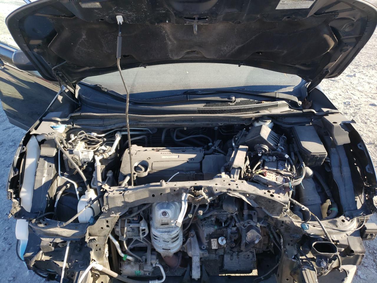 Photo 7 from auction – 2016 HONDA CR-V SE with VIN 2HKRM4H45GH667721