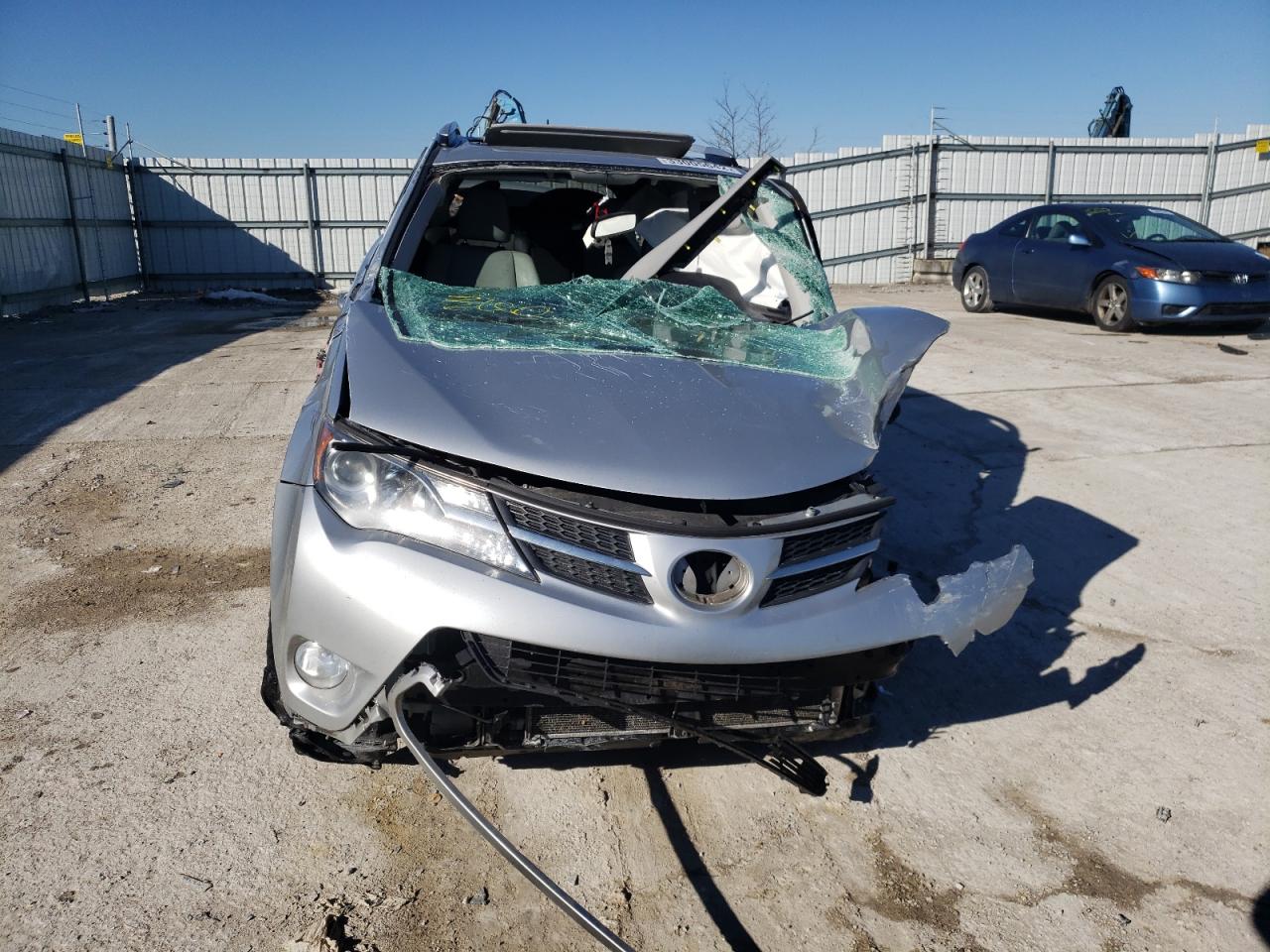 Photo 9 from auction – 2014 TOYOTA RAV4 LIMIT with VIN 2T3YFREV4EW111471