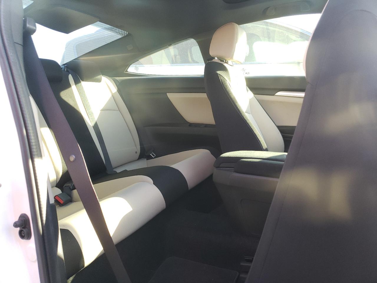 Photo 6 from auction – 2016 HONDA CIVIC LX with VIN 2HGFC4B07GH306223