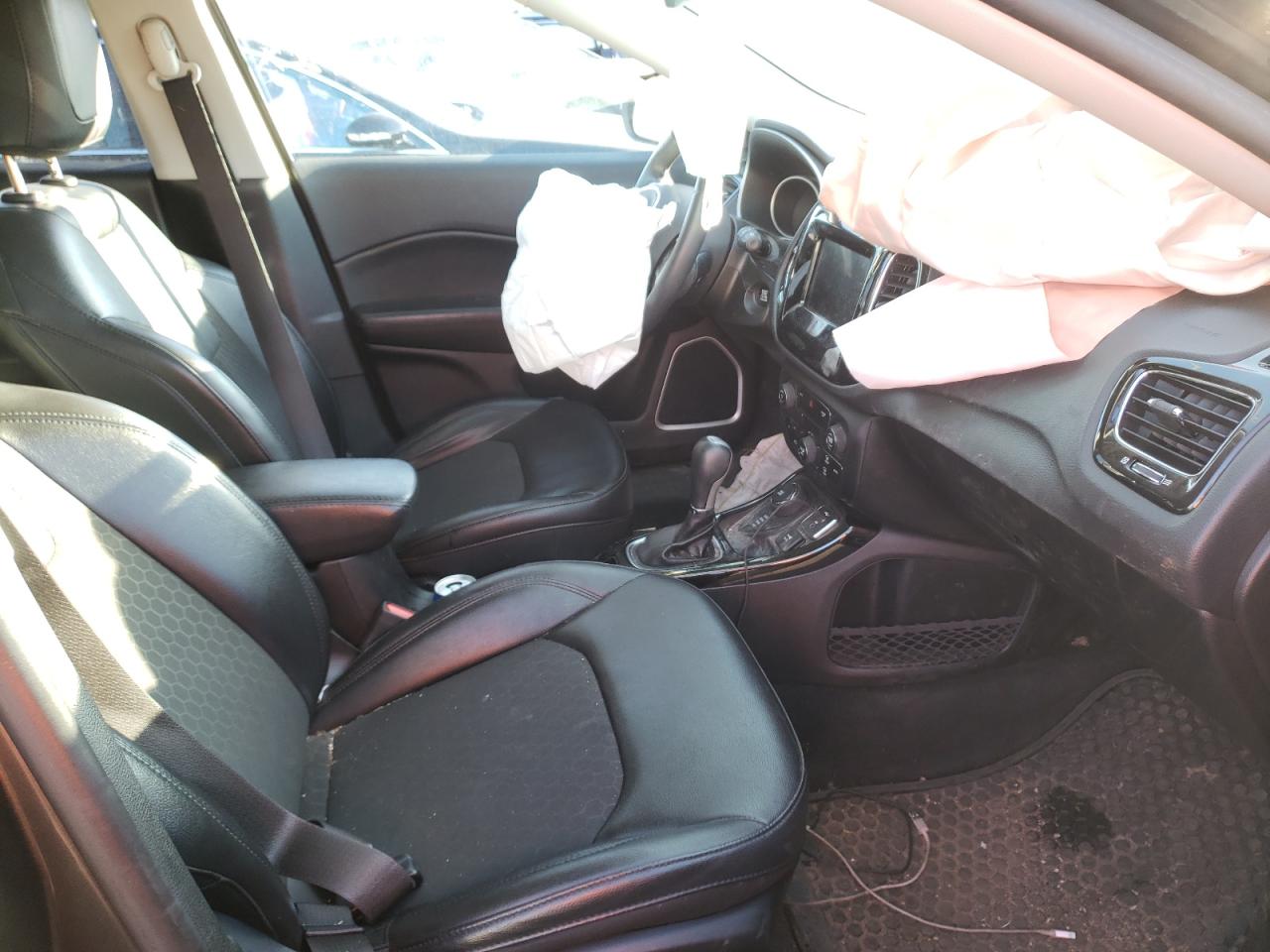 Photo 5 from auction – 2019 JEEP COMPASS LA with VIN 3C4NJDBB8KT776455
