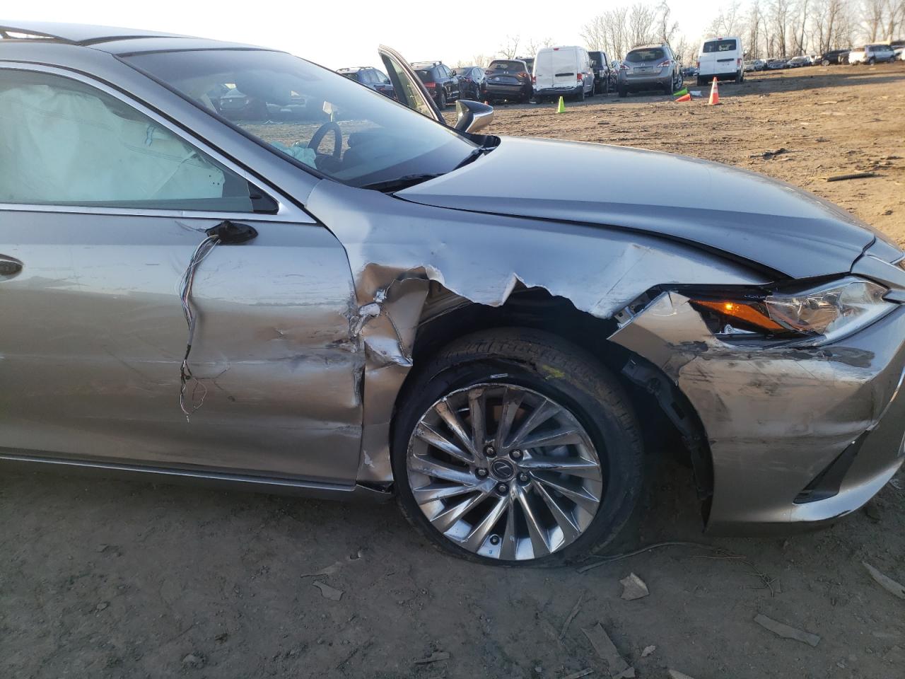 Photo 9 from auction – 2019 LEXUS ES 350 with VIN 58ABZ1B11KU044809