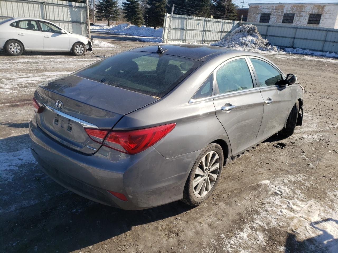 Photo 4 from auction – 2014 HYUNDAI SONATA SE with VIN 5NPEC4AC4EH815731