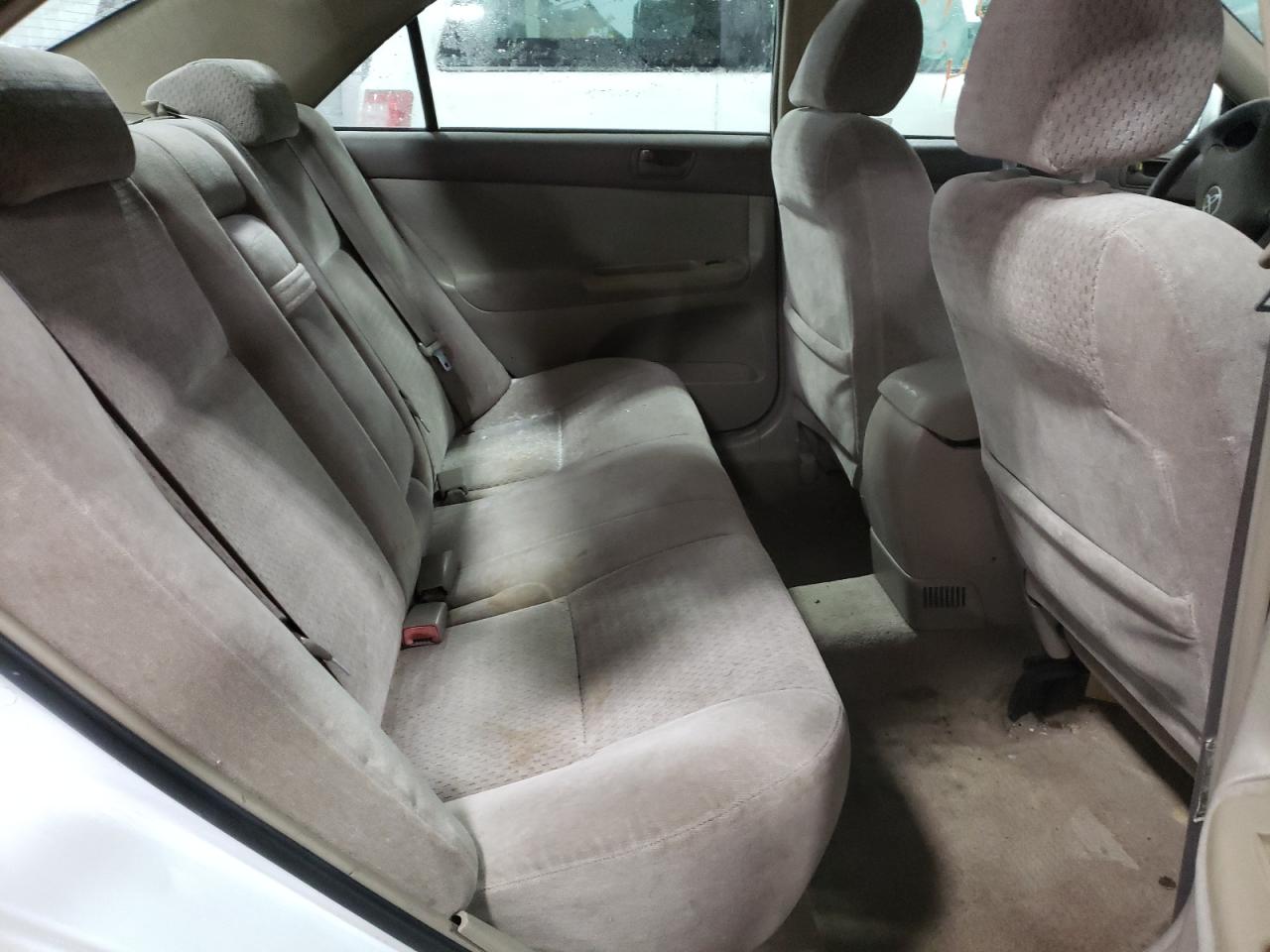 Photo 6 from auction – 2002 TOYOTA CAMRY LE with VIN 4T1BE32K82U086174