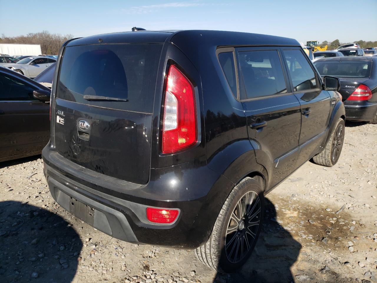 Photo 4 from auction – 2013 KIA SOUL with VIN KNDJT2A51D7518018