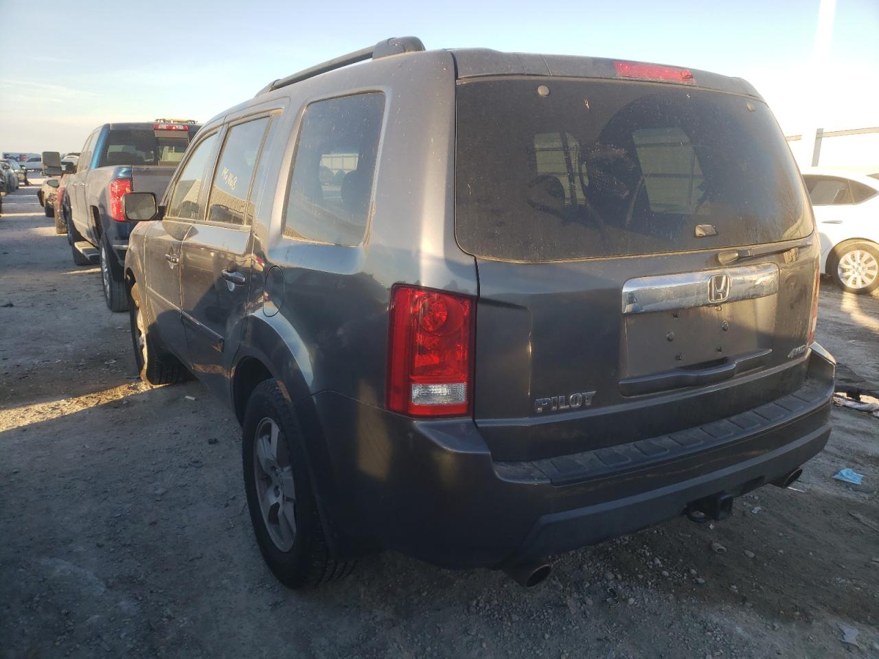 Photo 3 from auction – 2011 HONDA PILOT EXL with VIN 5FNYF4H6XBB056873