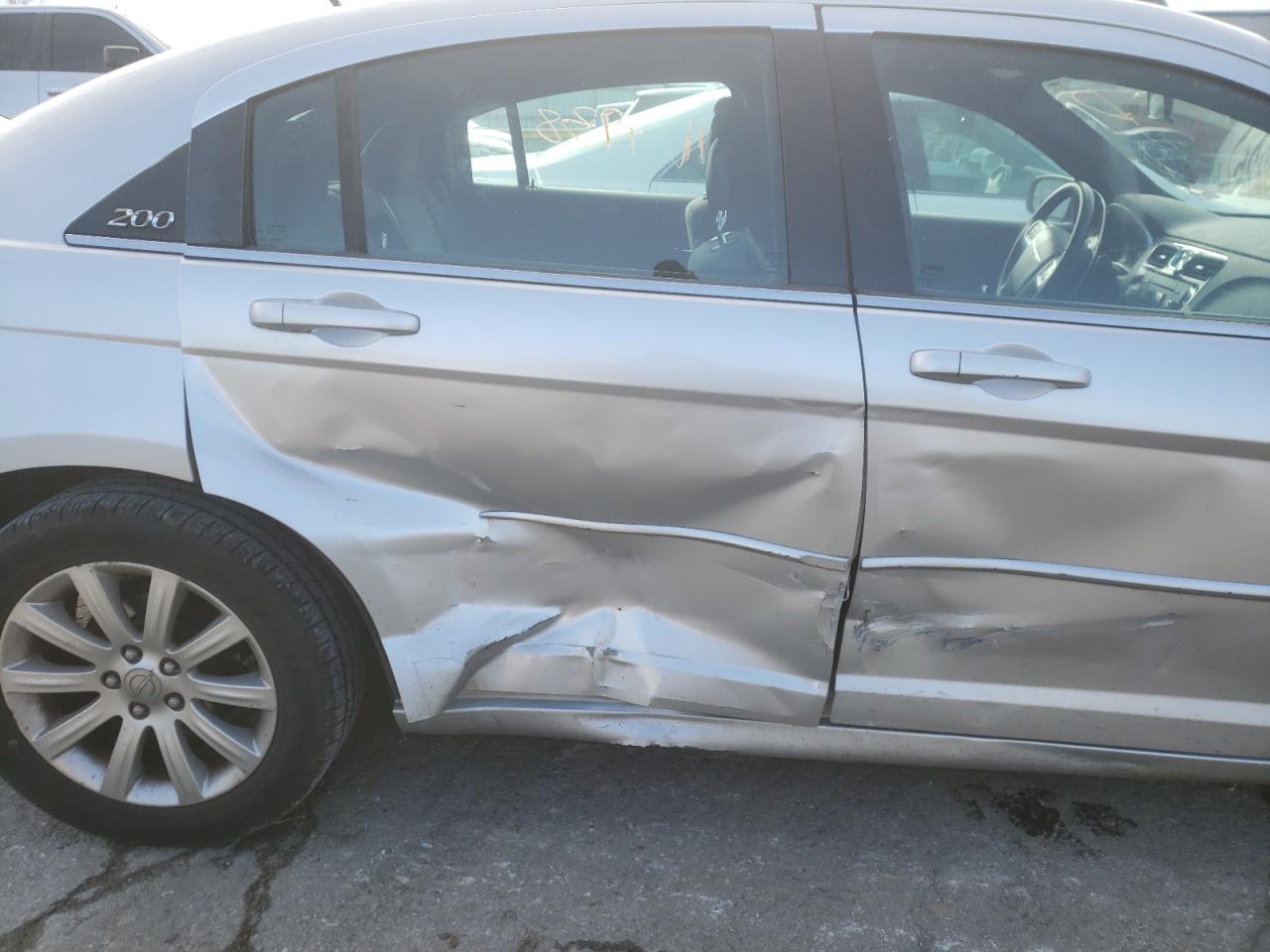 Photo 9 from auction – 2012 CHRYSLER 200 TOURIN with VIN 1C3CCBBB6CN272241