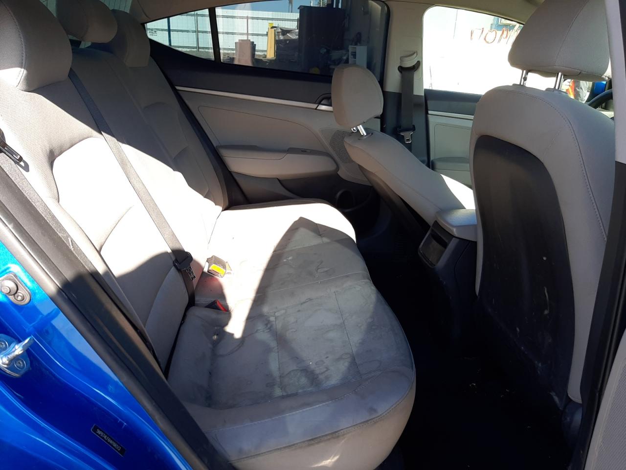 Photo 6 from auction – 2017 HYUNDAI ELANTRA SE with VIN 5NPD74LF6HH166512