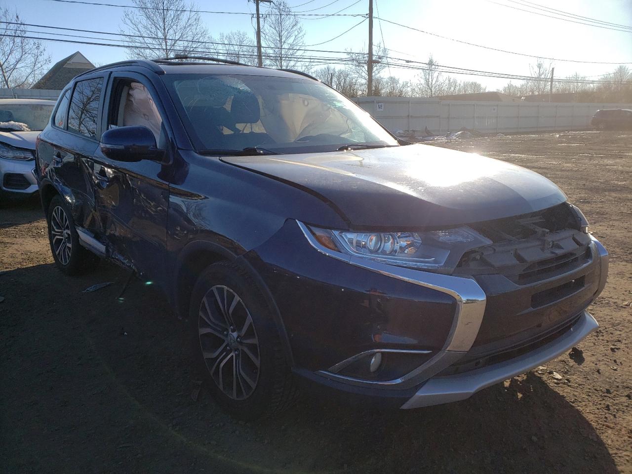 MITSUBISHI OUTLANDER 2016 with VIN JA4AZ3A37GZ037096 - Photo from auction