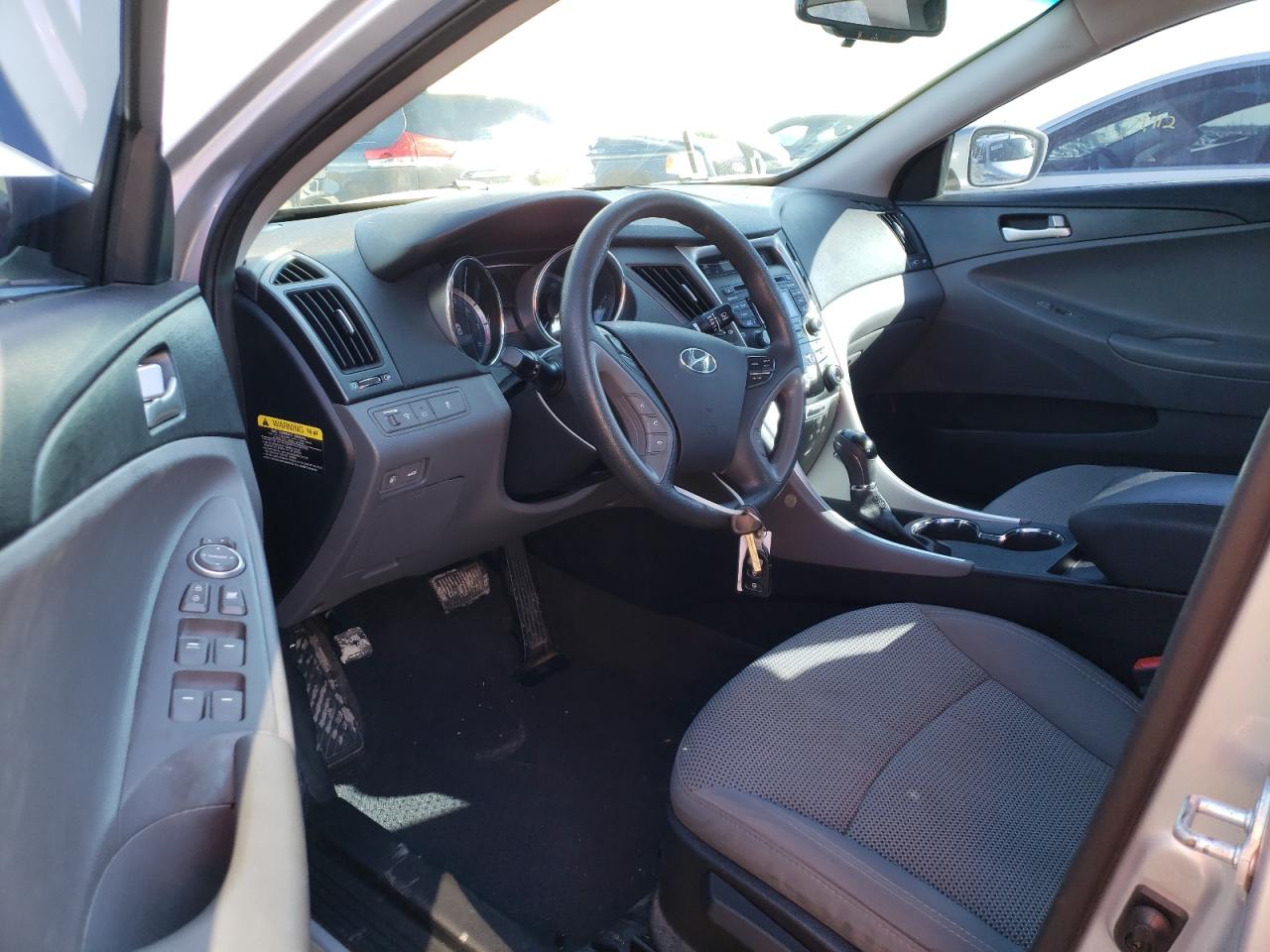 Photo 9 from auction – 2013 HYUNDAI SONATA GLS with VIN 5NPEB4AC5DH742371