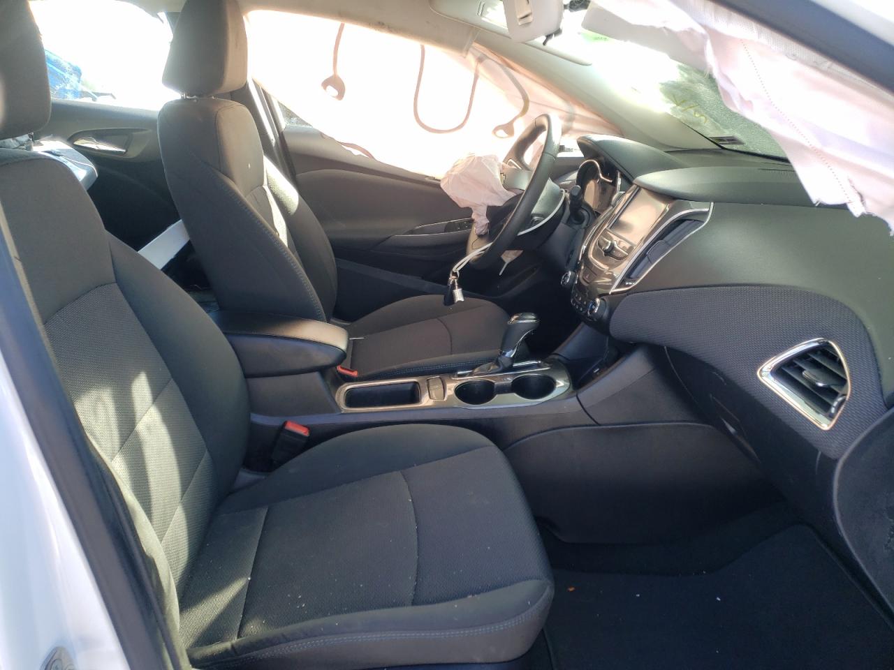 Photo 5 from auction – 2017 CHEVROLET CRUZE LT with VIN 1G1BE5SM8H7204659