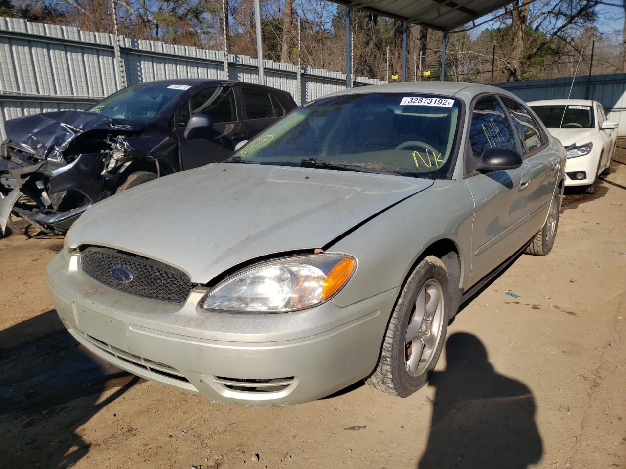Photo 2 from auction – 2004 FORD TAURUS SE with VIN 1FAFP53U84A102606