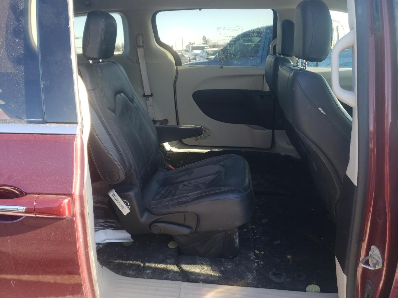 Photo 6 from auction – 2017 CHRYSLER PACIFICA T with VIN 2C4RC1BG2HR794242