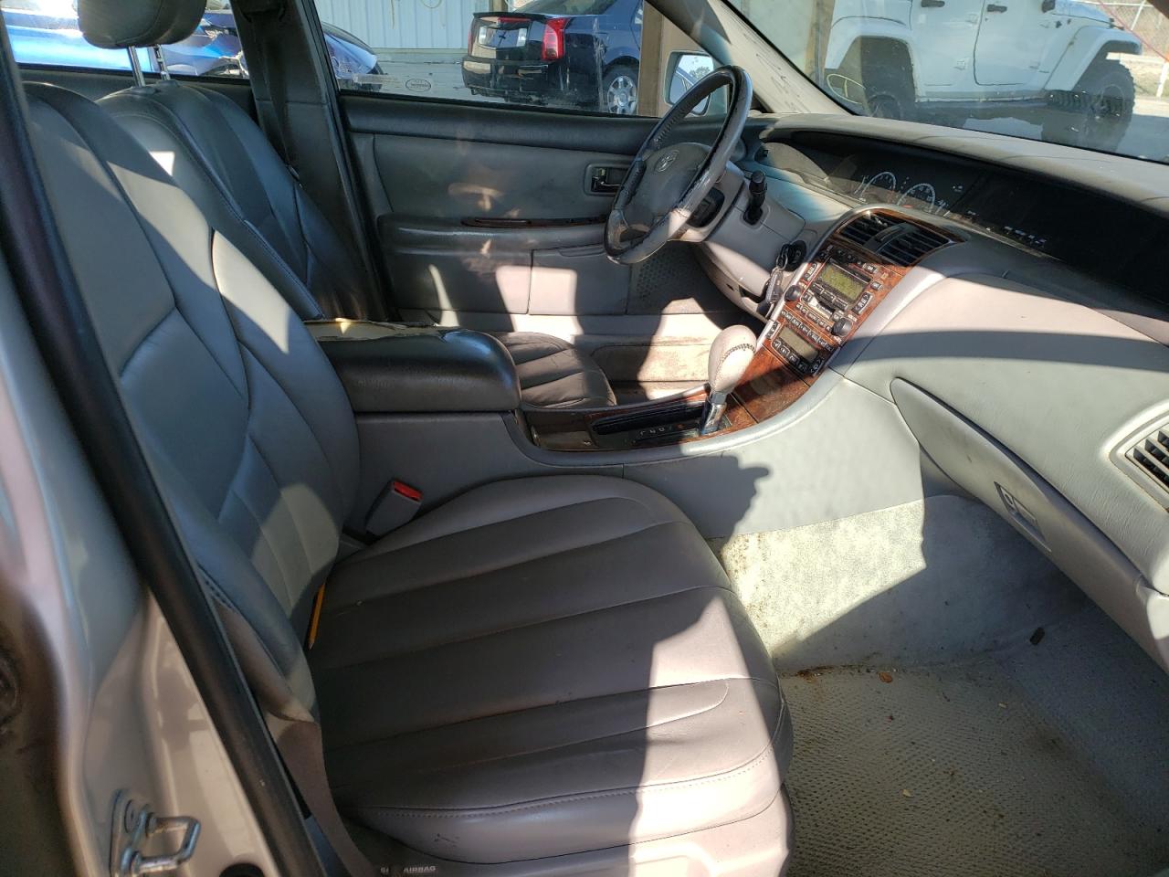 Photo 5 from auction – 2002 TOYOTA AVALON XL with VIN 4T1BF28B72U218128