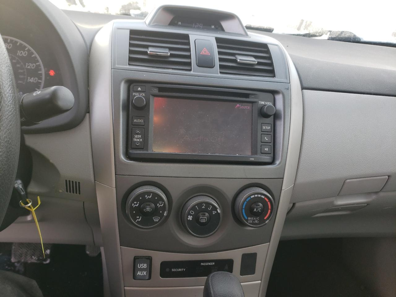 Zdjęcie 9 z aukcji – 2013 TOYOTA COROLLA BA z VIN 2T1BU4EE4DC113664