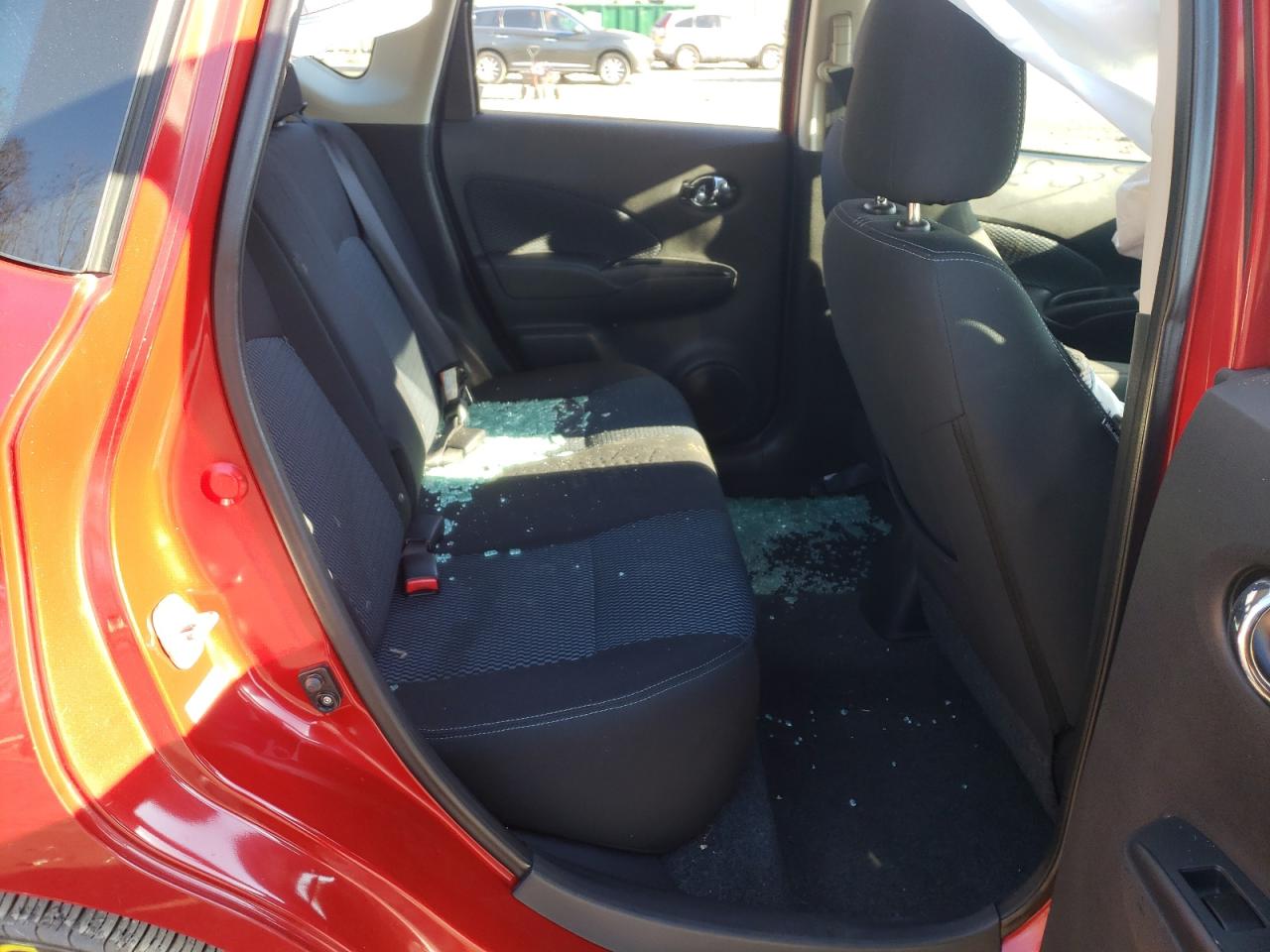 Photo 6 from auction – 2015 NISSAN VERSA NOTE with VIN 3N1CE2CP5FL426218