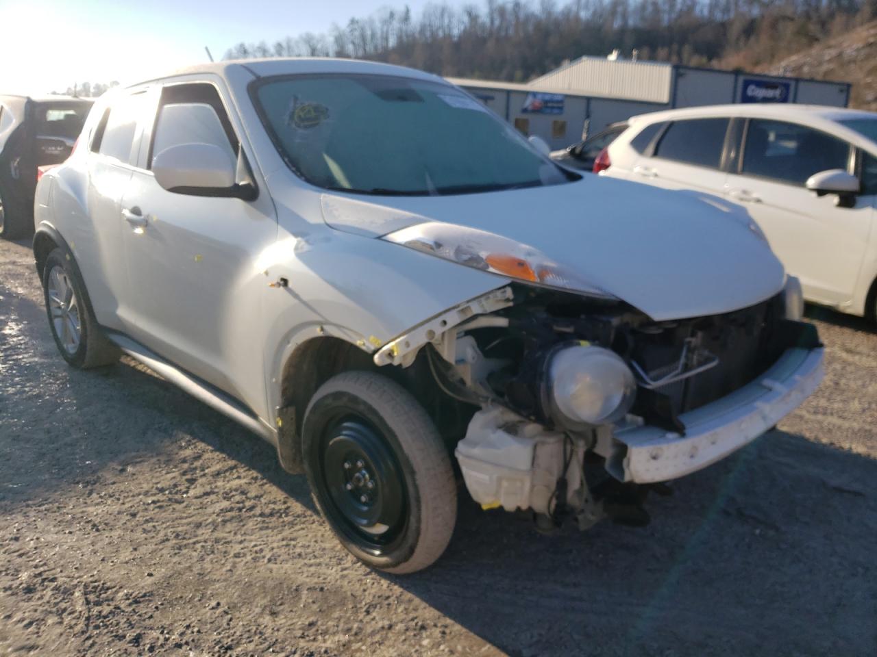 NISSAN JUKE S 2013 with VIN JN8AF5MR5DT221577 - Photo from auction