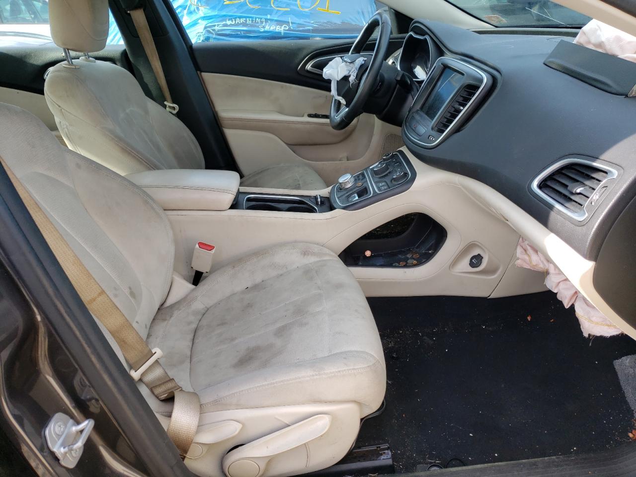 Photo 5 from auction – 2015 CHRYSLER 200 LIMITE with VIN 1C3CCCAB2FN611251