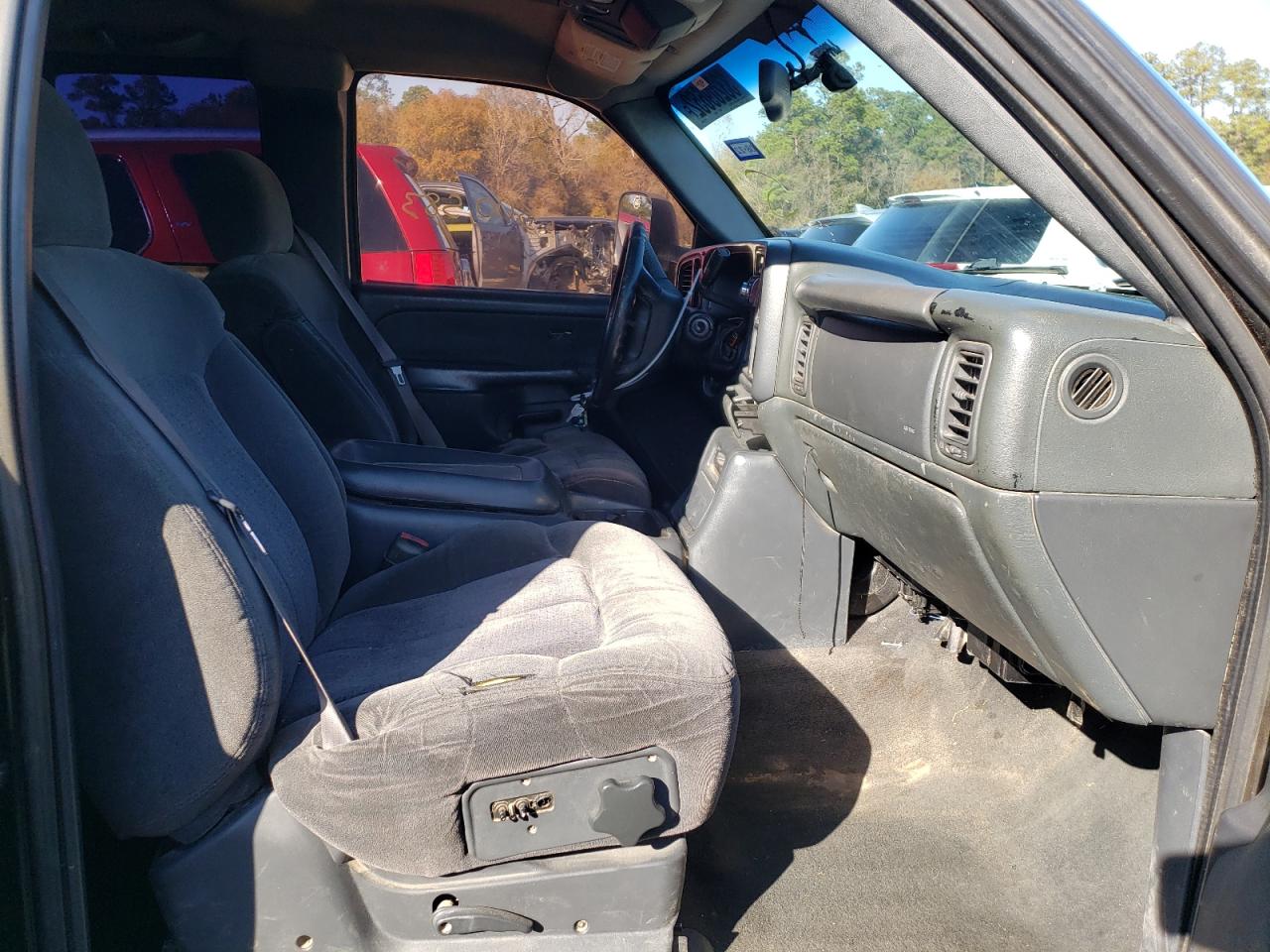 Photo 5 from auction – 2002 CHEVROLET SILVERADO with VIN 2GCEC19T021100994