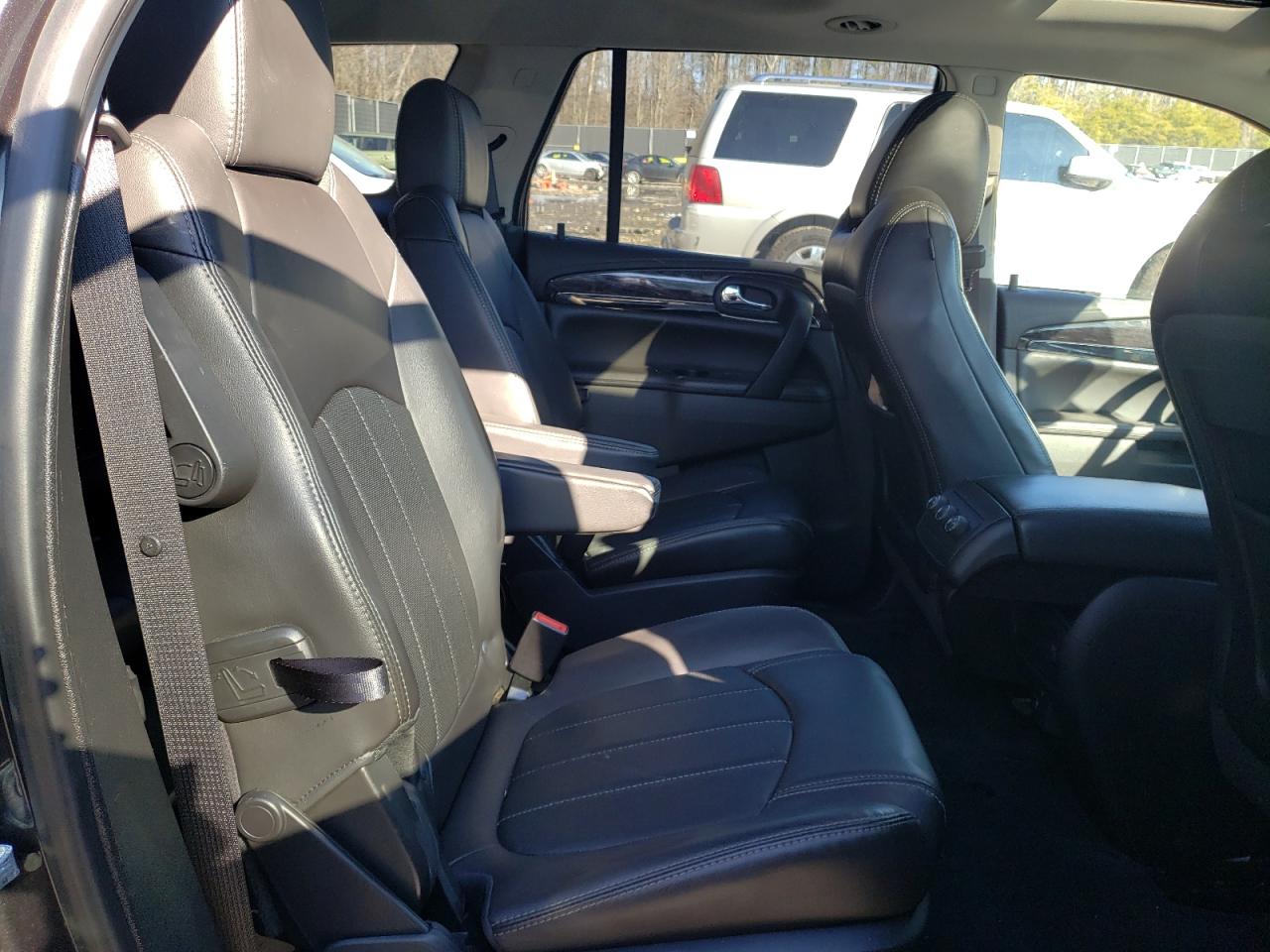 Photo 6 from auction – 2017 BUICK ENCLAVE with VIN 5GAKVBKD9HJ192029