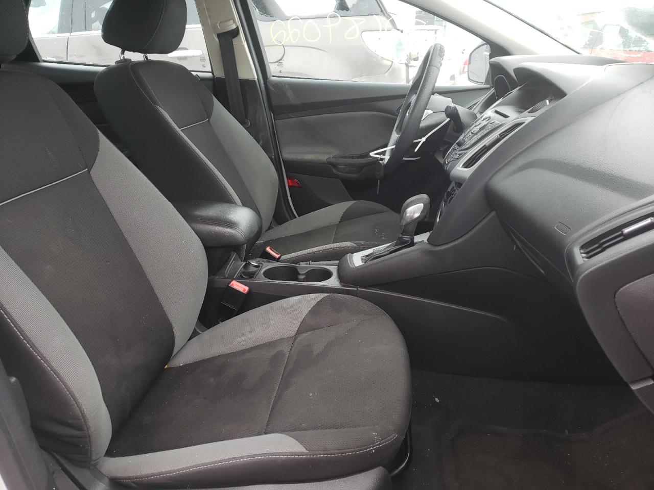Photo 5 from auction – 2014 FORD FOCUS SE with VIN 1FADP3F22EL372099