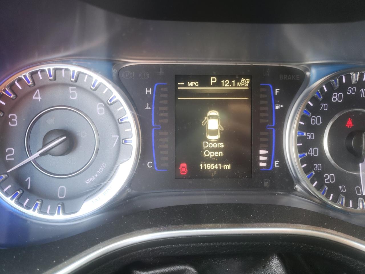 Photo 8 from auction – 2016 CHRYSLER 200 LIMITE with VIN 1C3CCCAB4GN104997