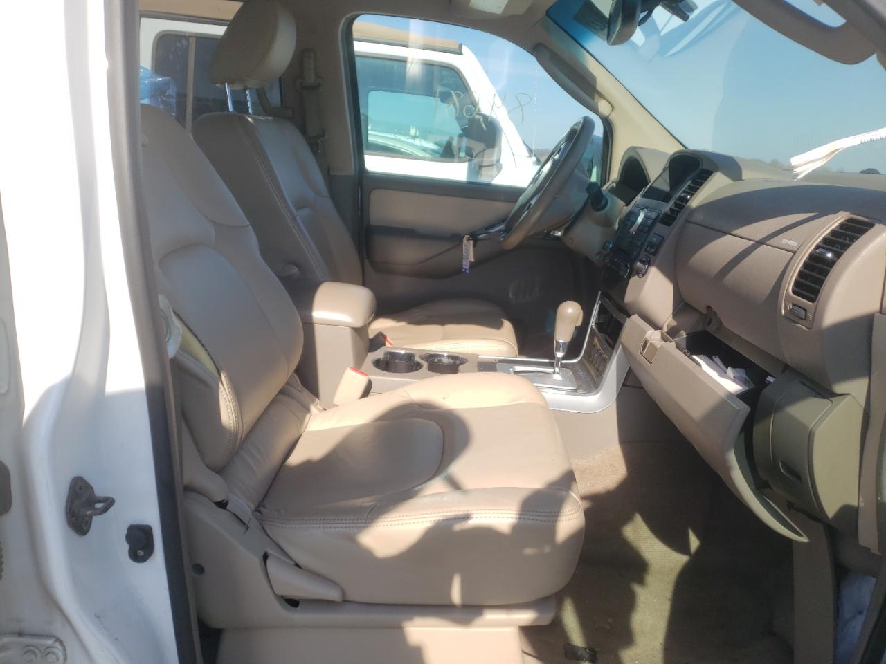 Photo 5 from auction – 2011 NISSAN PATHFINDER with VIN 5N1AR1NN8BC624503