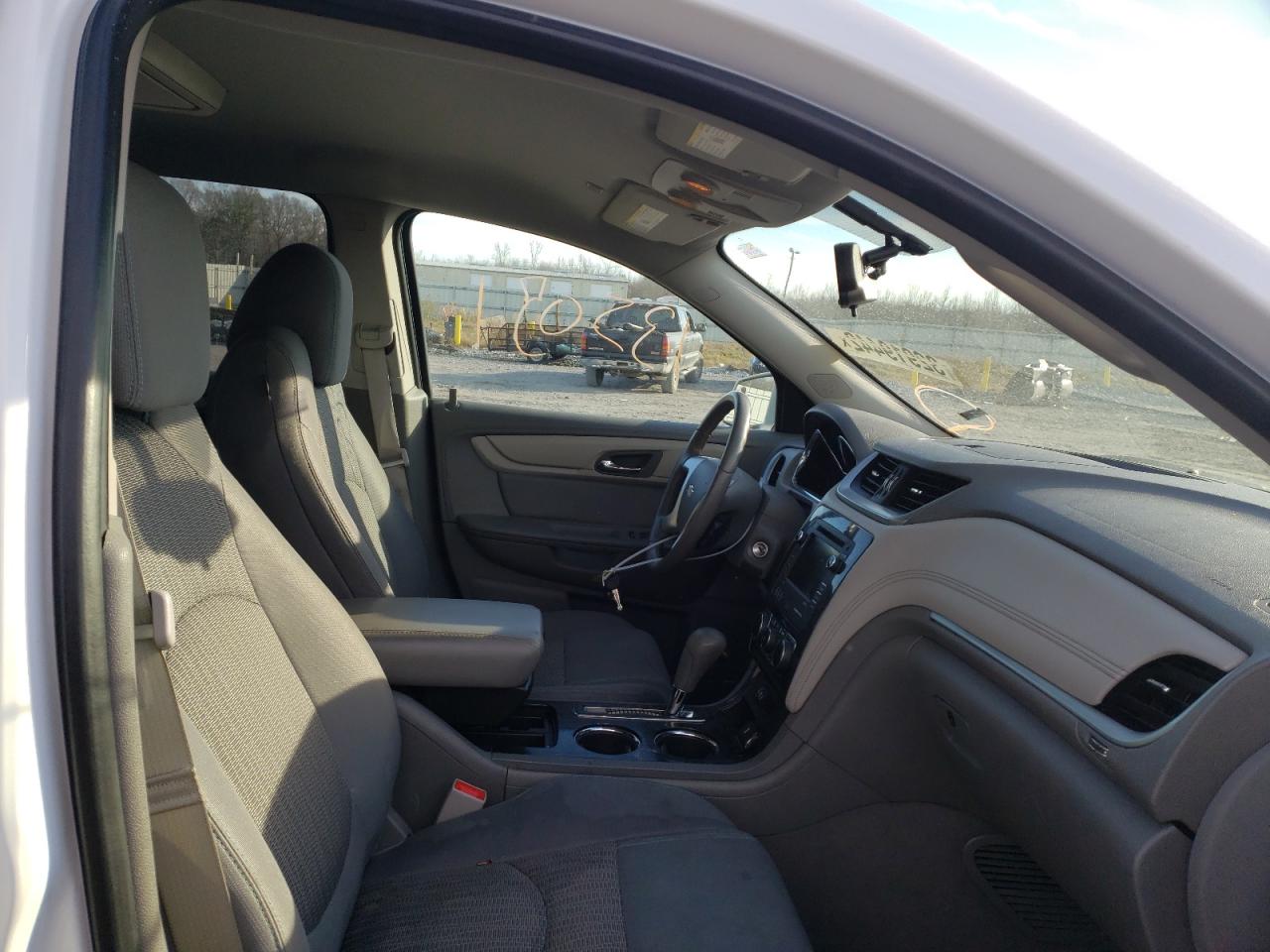 Photo 5 from auction – 2016 CHEVROLET TRAVERSE L with VIN 1GNKRGKDXGJ288872