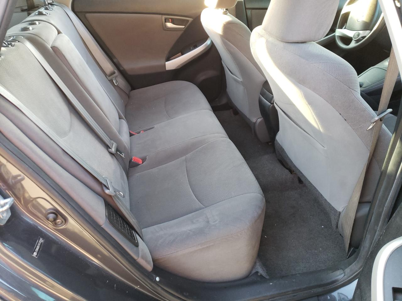 Photo 6 from auction – 2014 TOYOTA PRIUS with VIN JTDKN3DU2E0361018