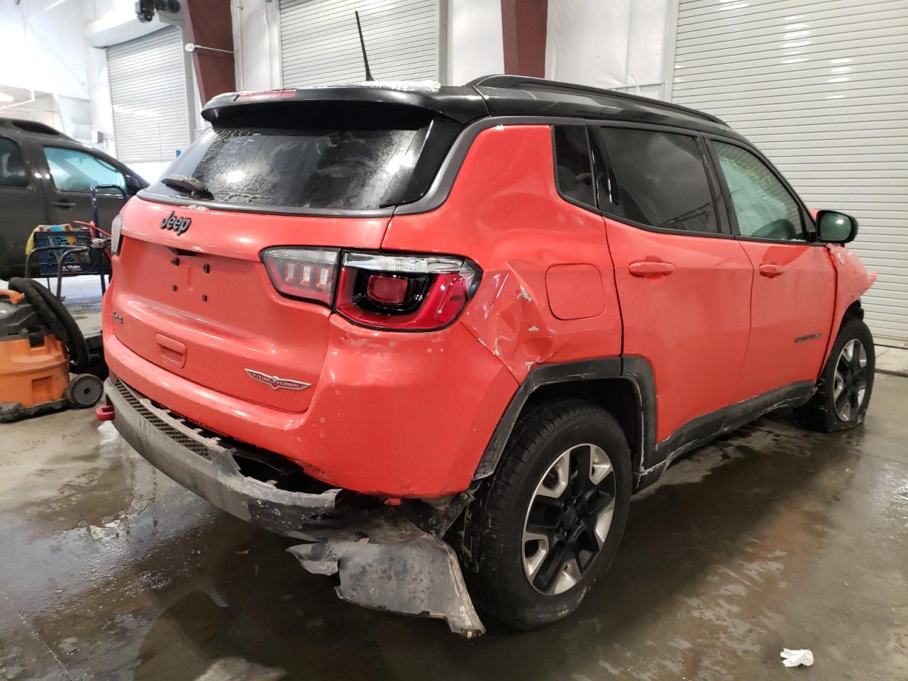 Zdjęcie 4 z aukcji – 2018 JEEP COMPASS TR z VIN 3C4NJDDB6JT211939