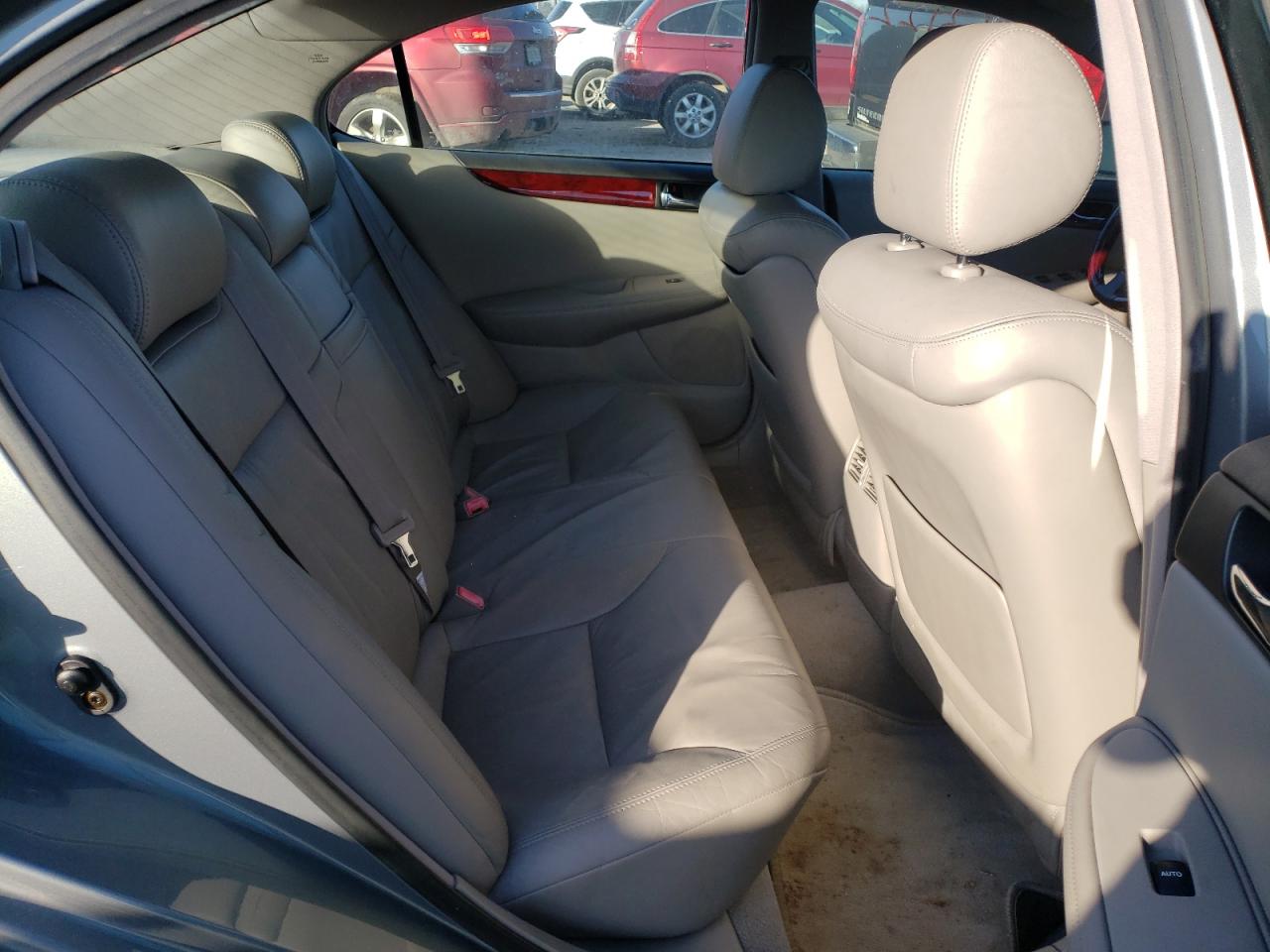 Photo 6 from auction – 2004 LEXUS ES 330 with VIN JTHBA30G040013601