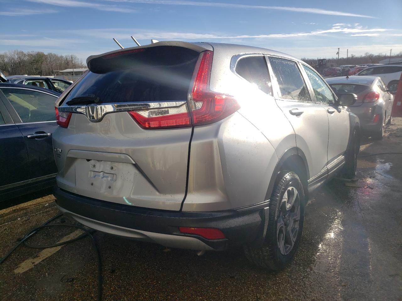 Photo 4 from auction – 2017 HONDA CR-V EX with VIN 7FARW1H5XHE047405