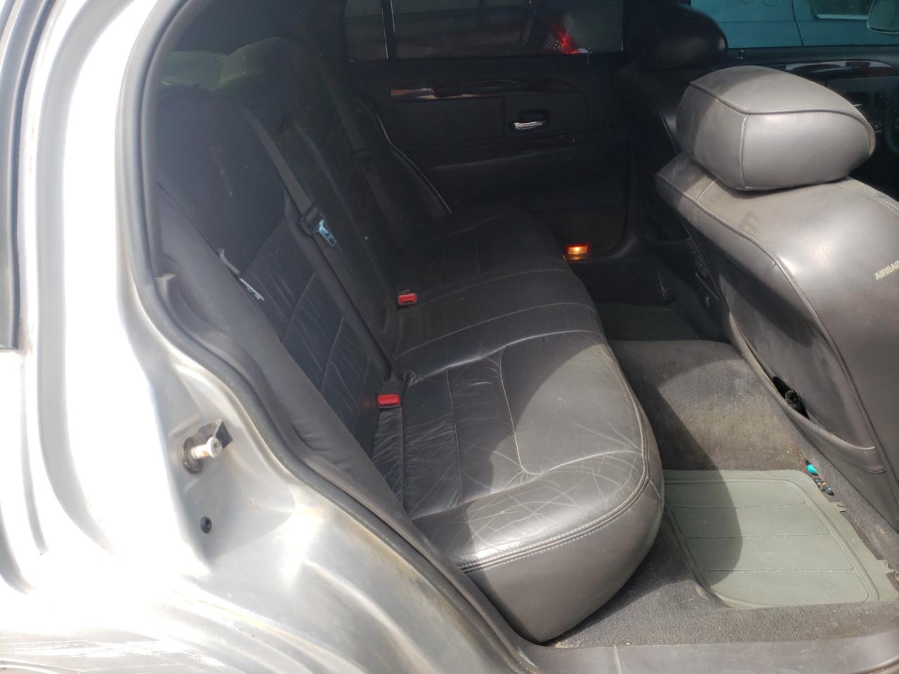 Photo 6 from auction – 2000 LINCOLN TOWN CAR E with VIN 1LNHM81W2YY940737