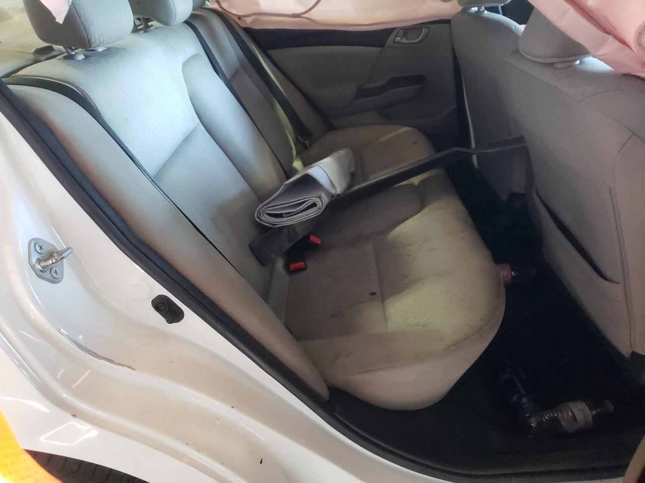 Photo 6 from auction – 2015 HONDA CIVIC LX with VIN 19XFB2F54FE111864