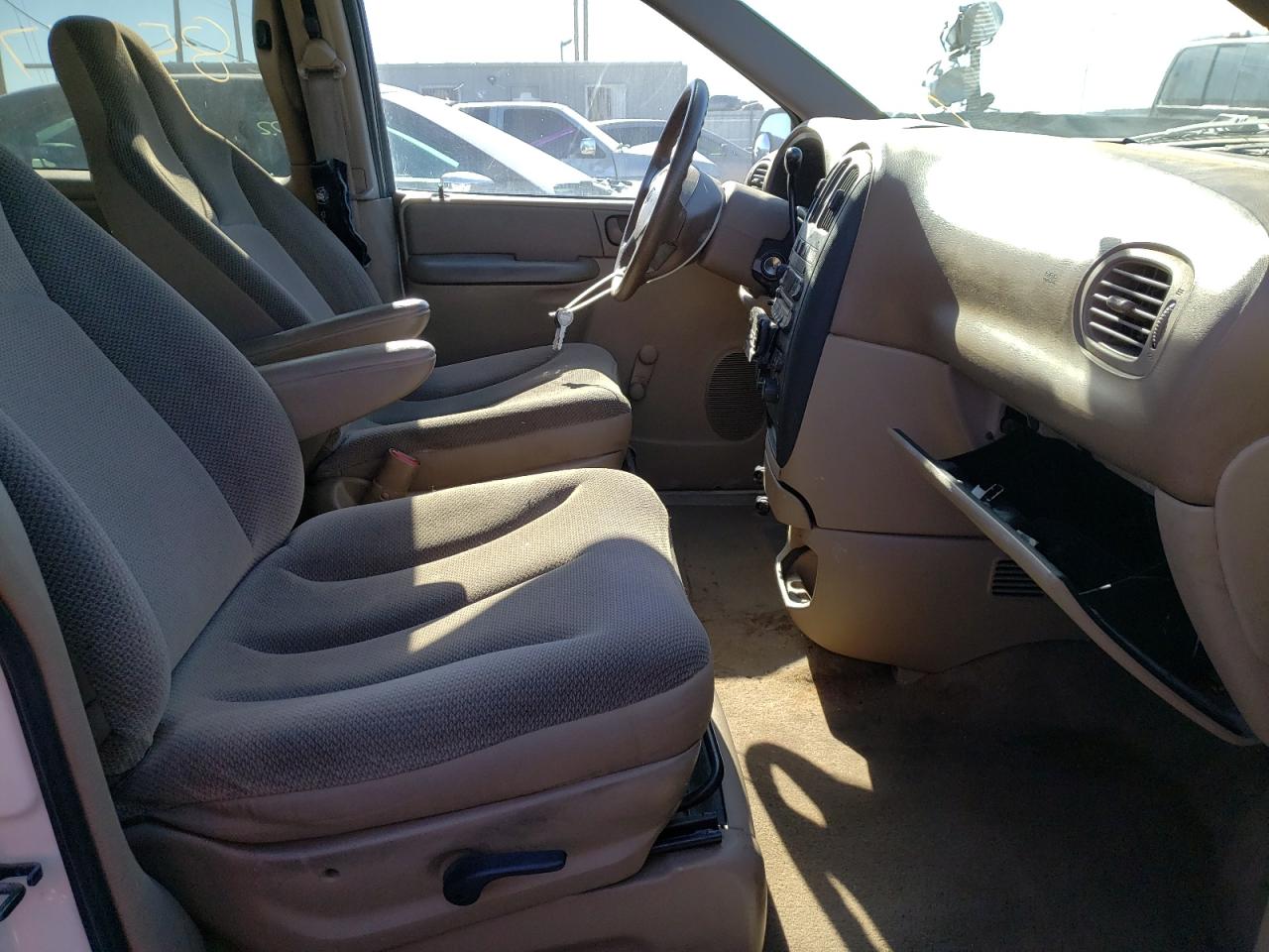 Photo 5 from auction – 2002 DODGE CARAVAN SE with VIN 1B4GP25362B574311