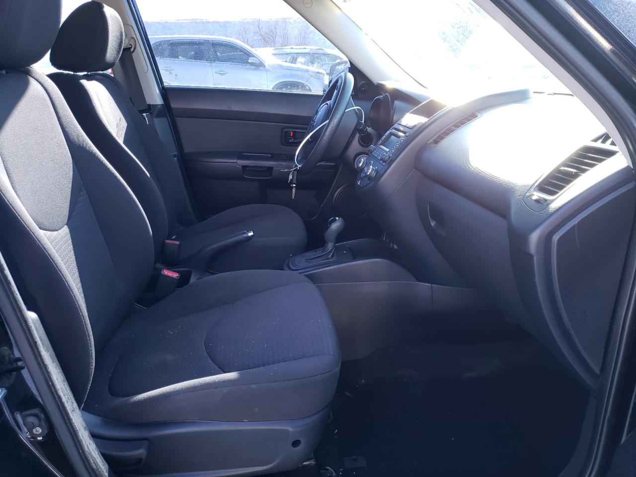 Photo 5 from auction – 2013 KIA SOUL with VIN KNDJT2A58D7630895