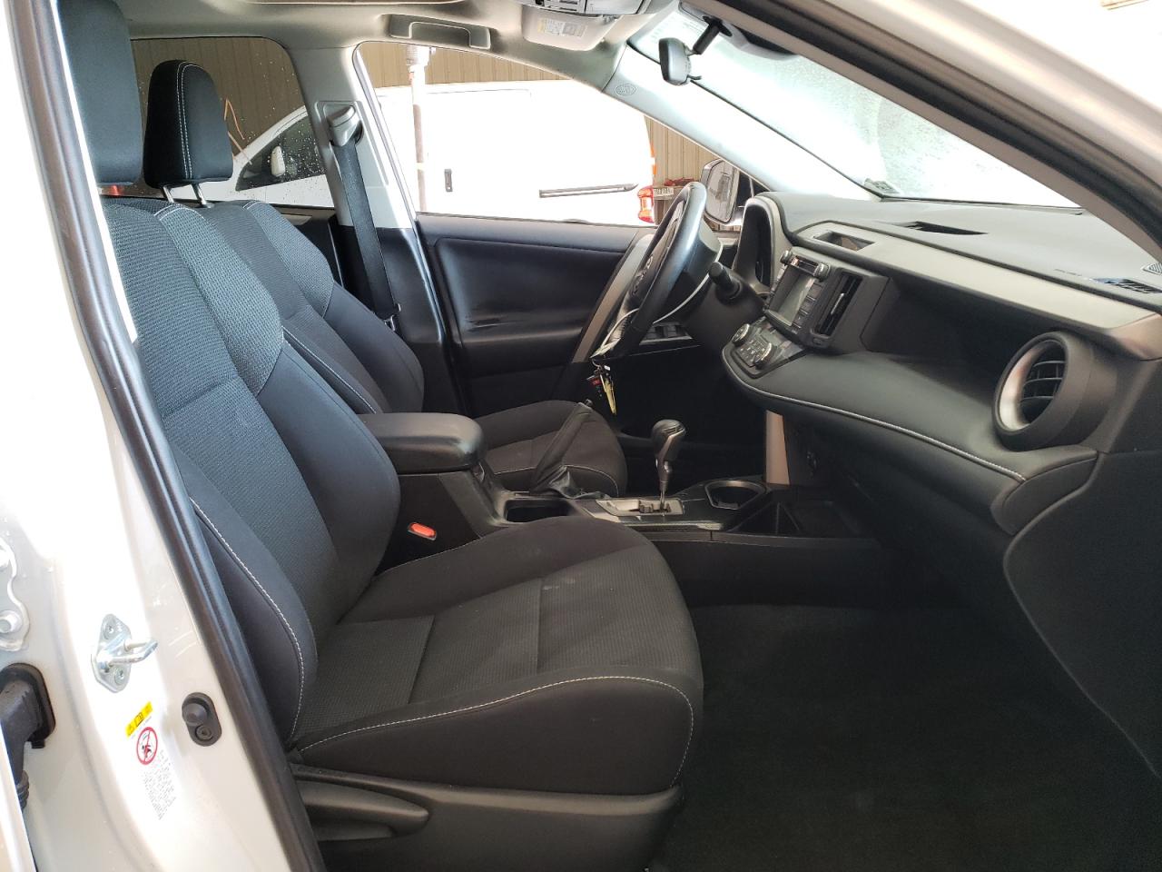Photo 5 from auction – 2018 TOYOTA RAV4 ADVEN with VIN 2T3RFREV1JW829915
