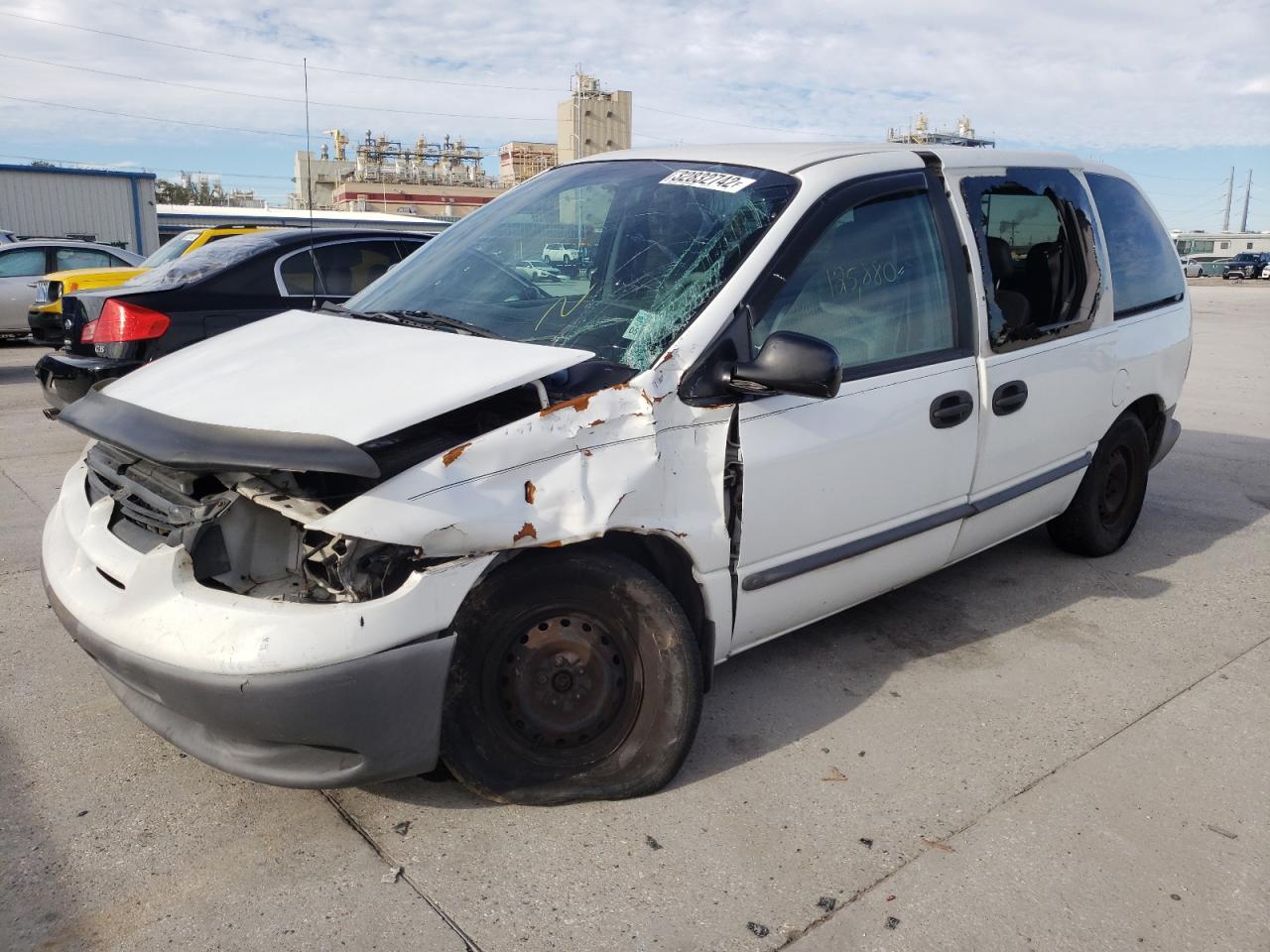 Photo 9 from auction – 2000 DODGE CARAVAN with VIN 2B4GP2530YR888773