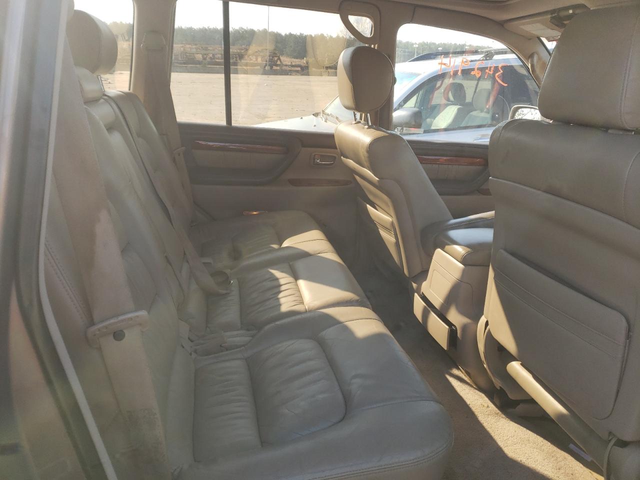Photo 17 from auction – 2000 LEXUS LX 470 with VIN JT6HT00W7Y0099689