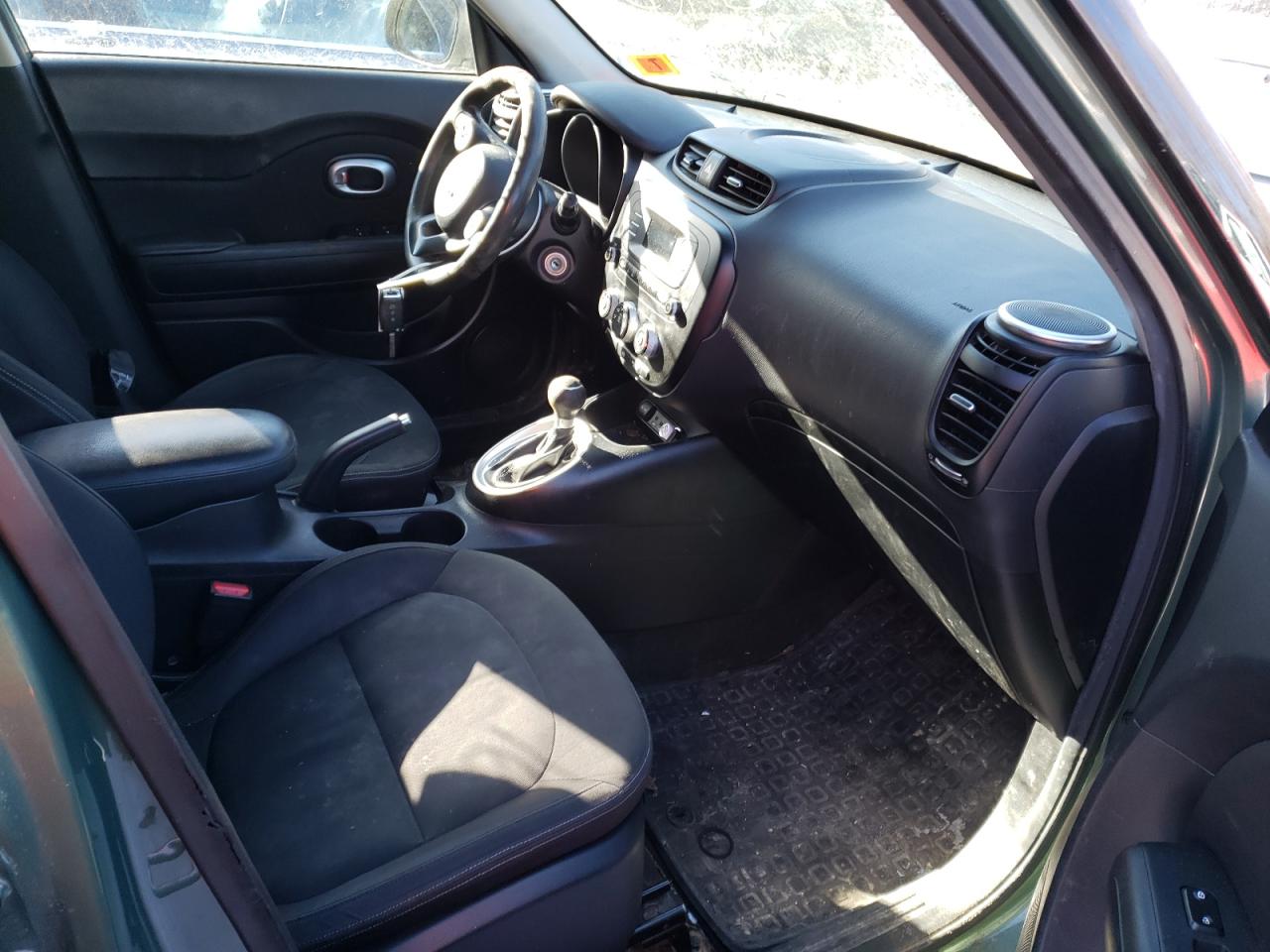 Photo 5 from auction – 2014 KIA SOUL with VIN KNDJN2A27E7053987