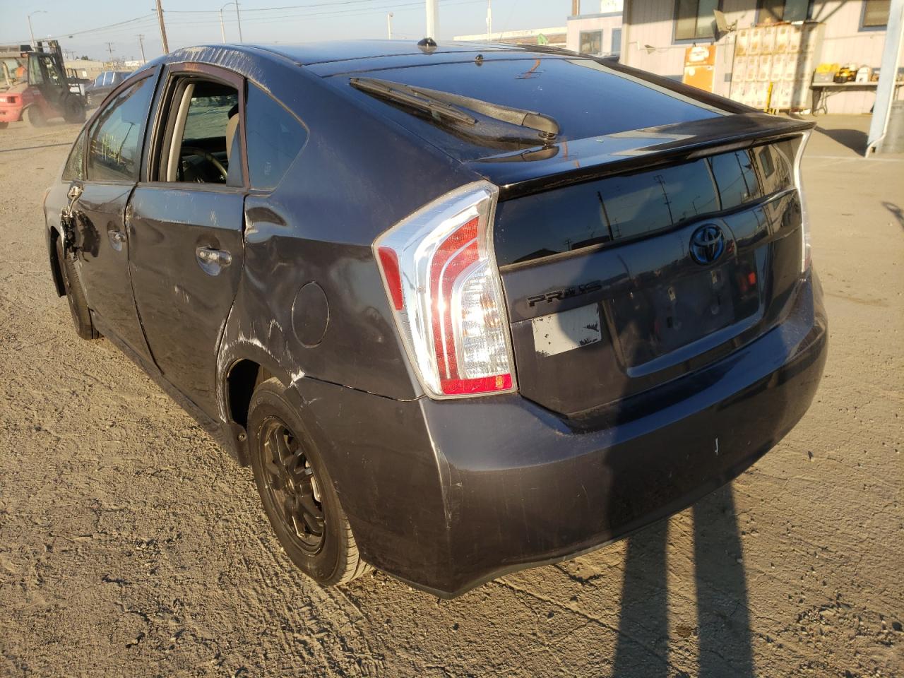 Photo 3 from auction – 2014 TOYOTA PRIUS with VIN JTDKN3DU2E0361018