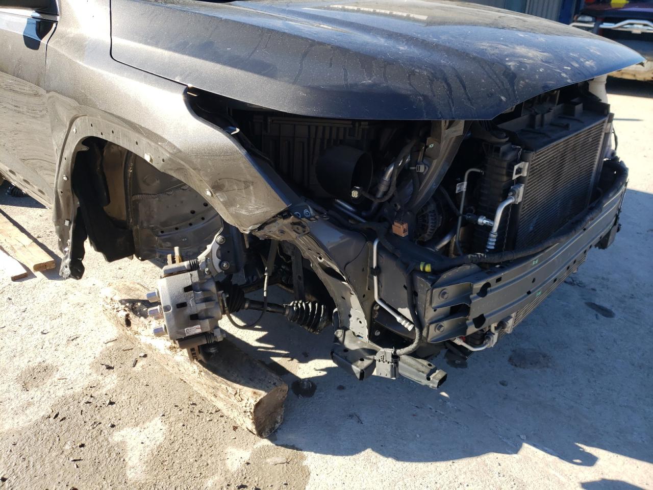 Photo 9 from auction – 2019 GMC ACADIA DEN with VIN 1GKKNXLS8KZ176913