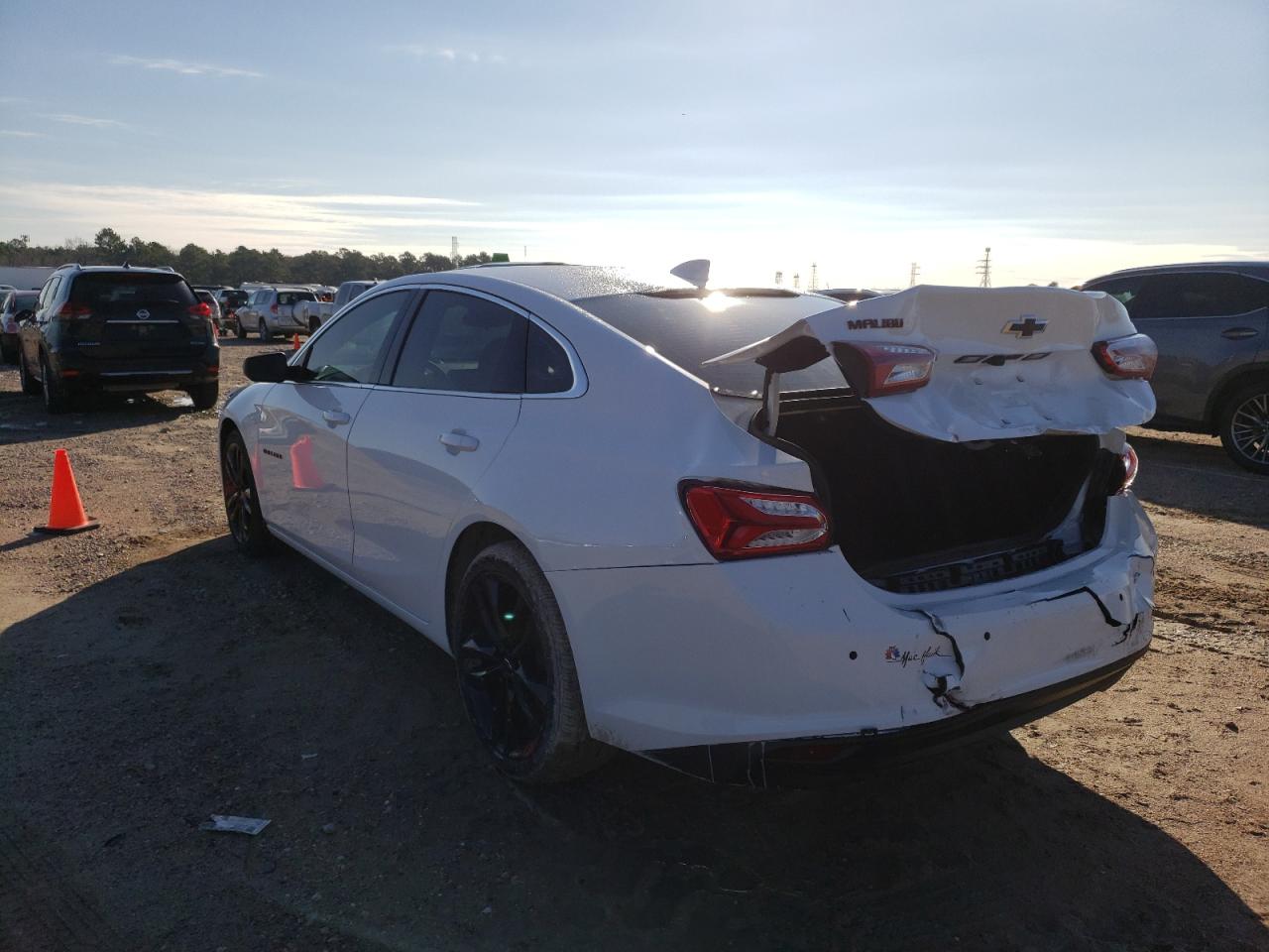 Photo 3 from auction – 2021 CHEVROLET MALIBU LT with VIN 1G1ZD5ST8MF090056