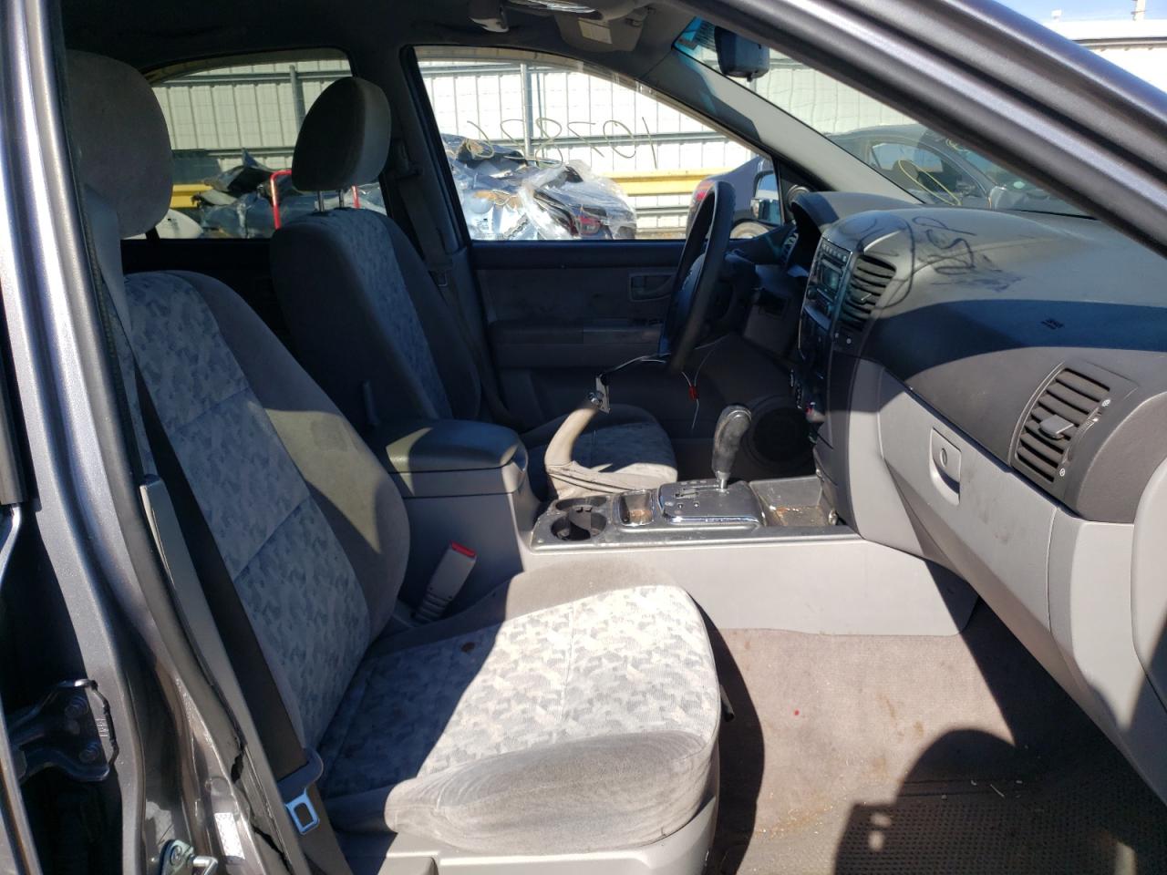 Photo 5 from auction – 2008 KIA SORENTO EX with VIN KNDJD735385761340