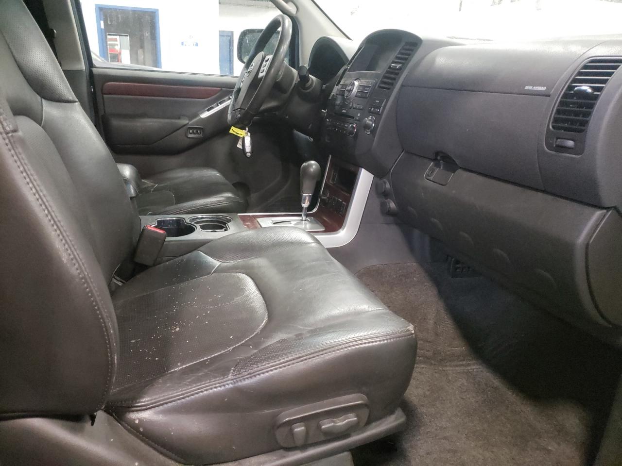 Photo 5 from auction – 2011 NISSAN PATHFINDER with VIN 5N1AR1NB5BC609690