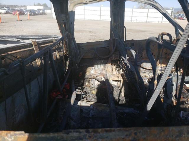 Photo 6 from auction – 2001 CHEVROLET SILVERADO with VIN 2GCEC19T211182323