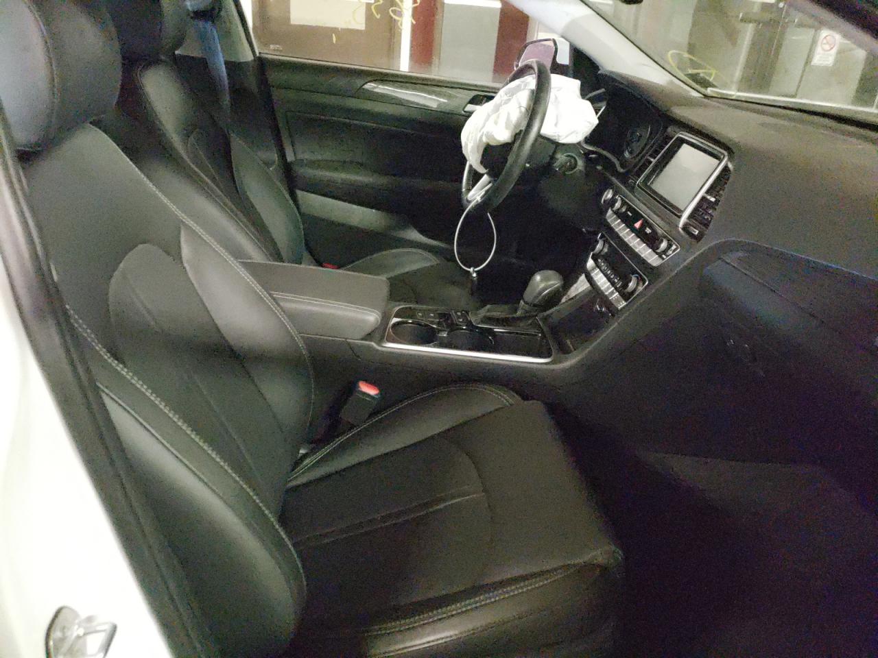 Photo 5 from auction – 2019 HYUNDAI SONATA LIM with VIN 5NPE34AF3KH821784