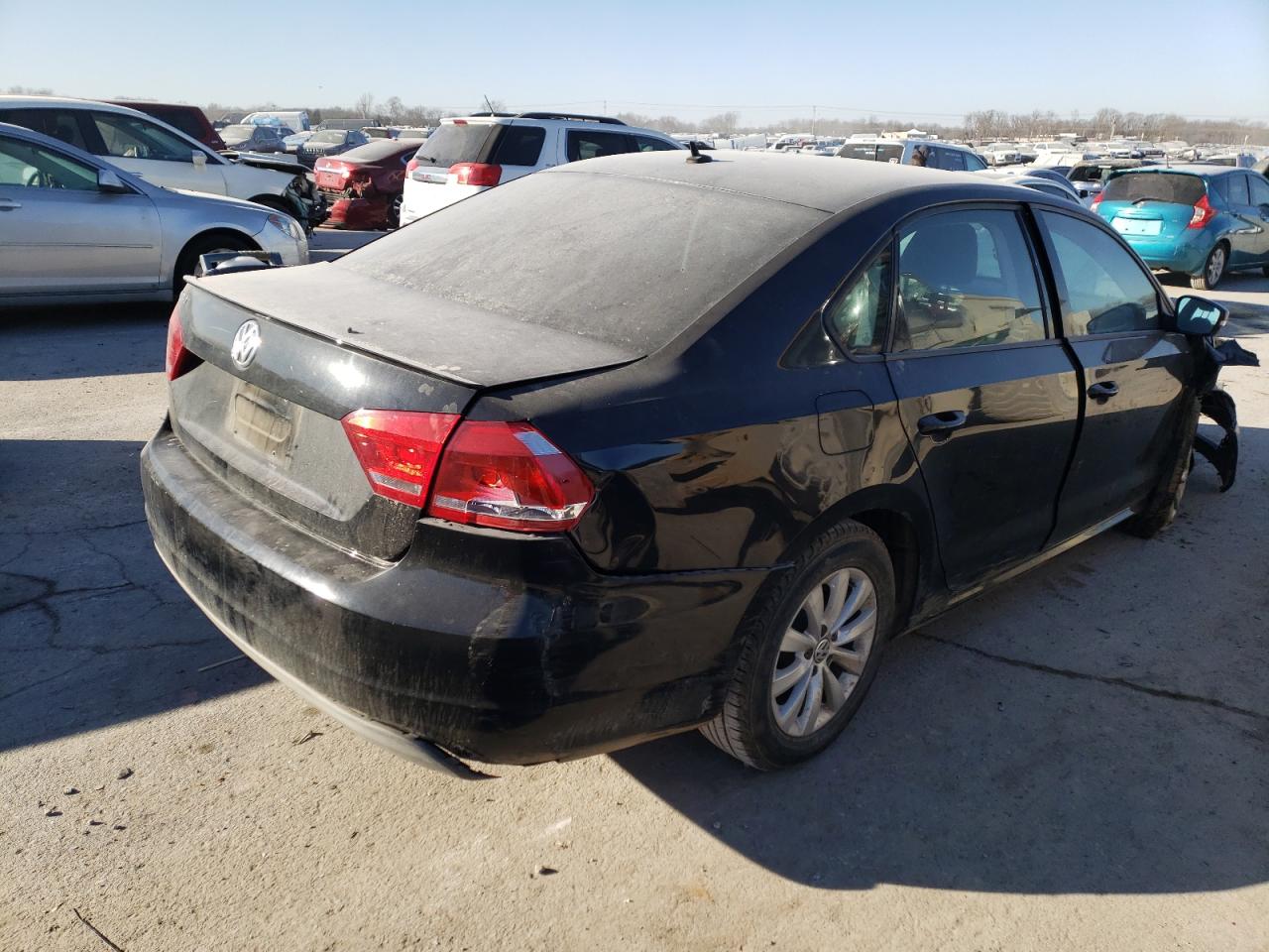Photo 4 from auction – 2013 VOLKSWAGEN PASSAT S with VIN 1VWAP7A33DC084639