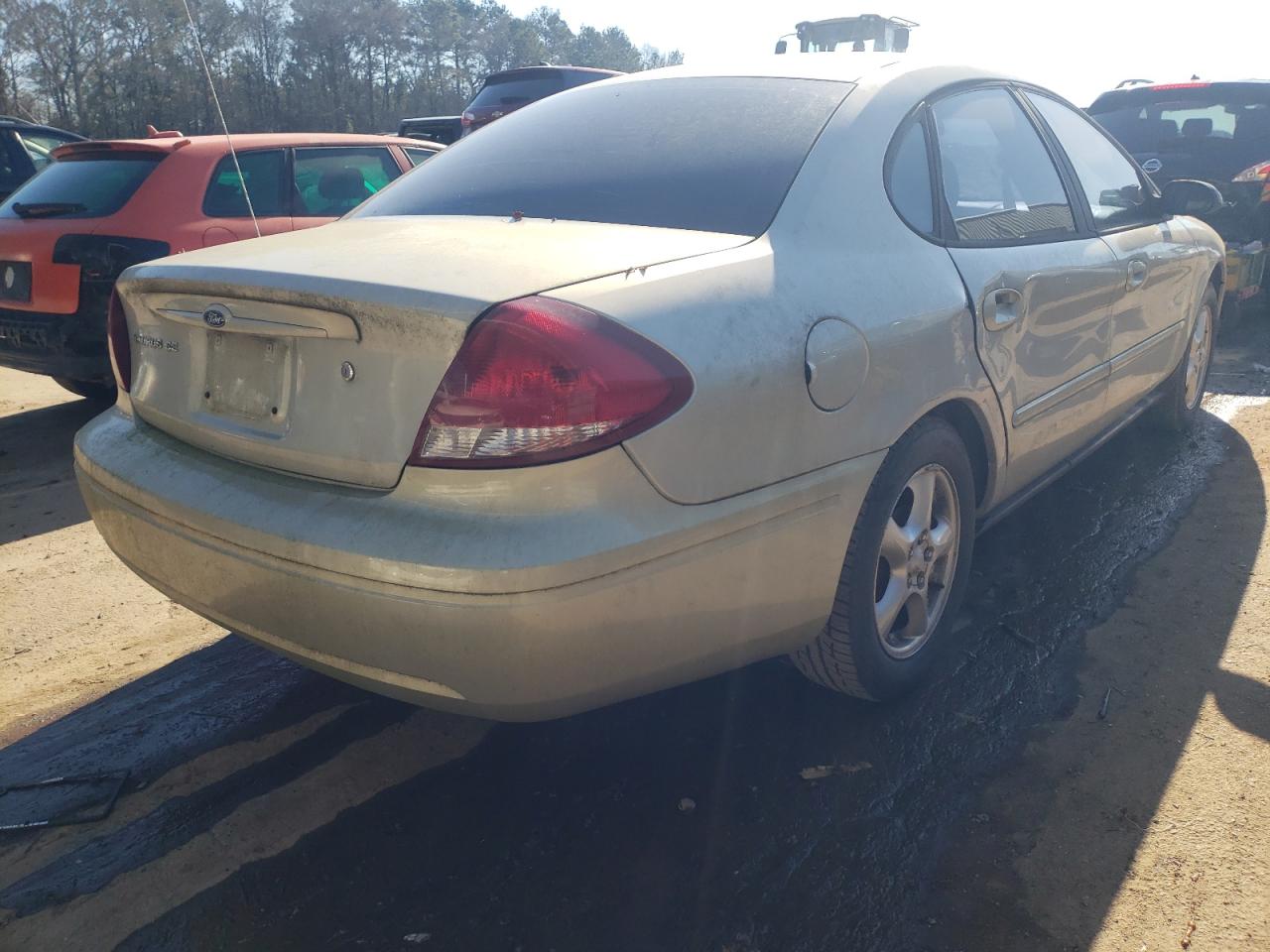 Photo 4 from auction – 2004 FORD TAURUS SE with VIN 1FAFP53U84A102606